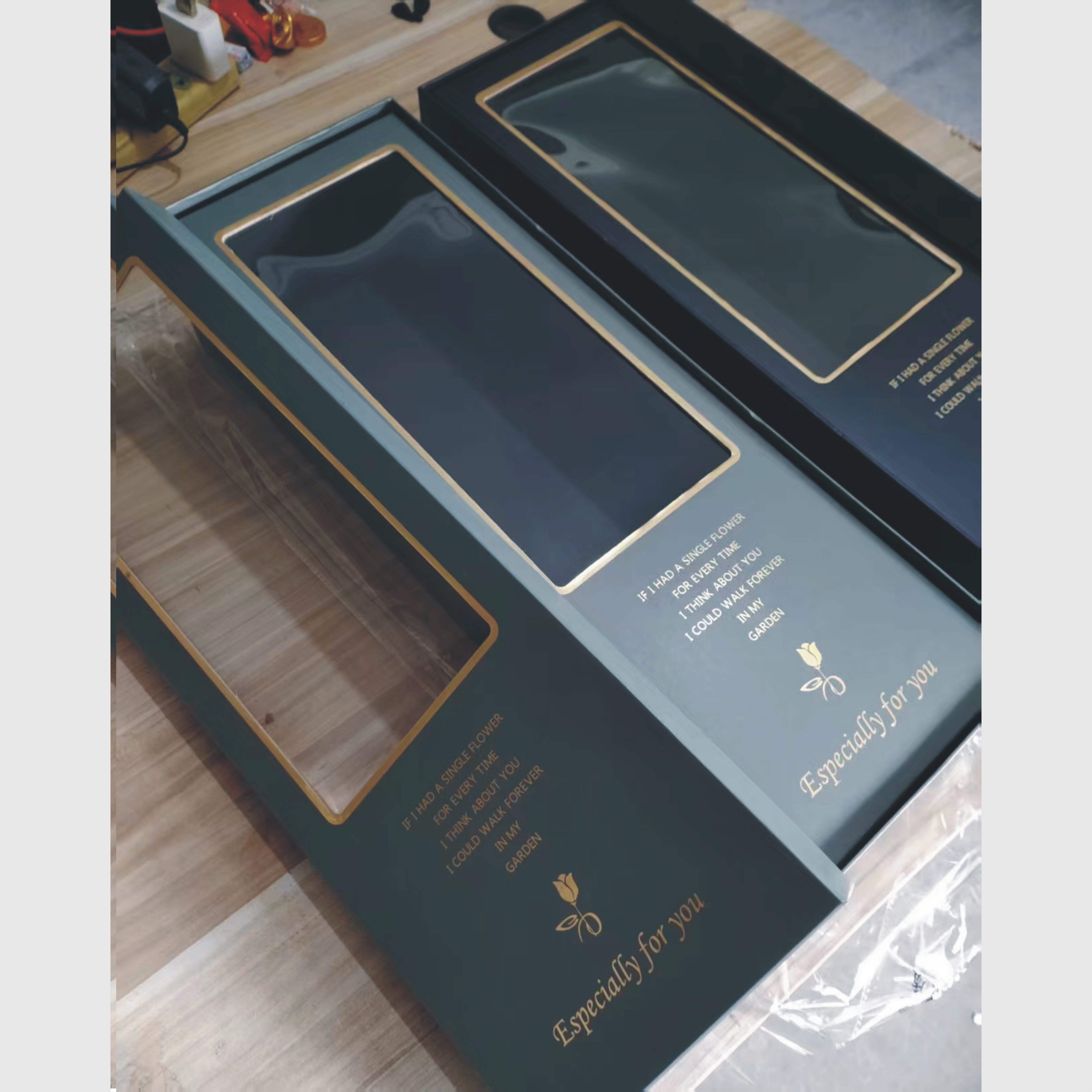 高档长方形鲜花包装盒金色蜜语挚爱之心套二玫瑰花开窗礼盒花店