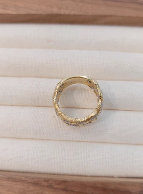 中古二手  非品牌  品牌家风格织纹雕金钻石戒指   18k+PT 51号手