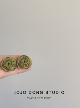 手作军绿色缎面玫瑰花布艺术耳钉油画风小众甜美温柔法式优雅耳环