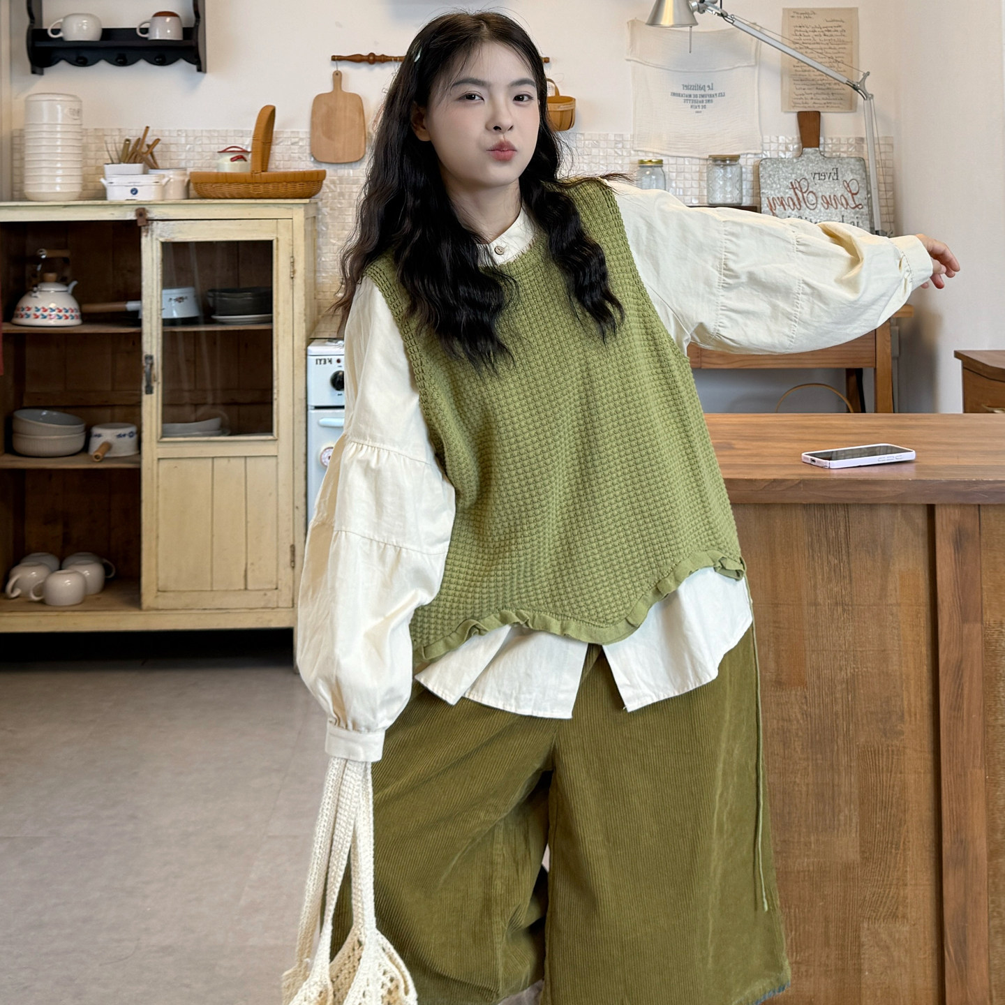 大码女装2025秋季胖mm森系设计感针织马甲+衬衫+灯芯绒七分阔腿裤,淘宝优惠券,粉丝福利购,淘宝优惠卷