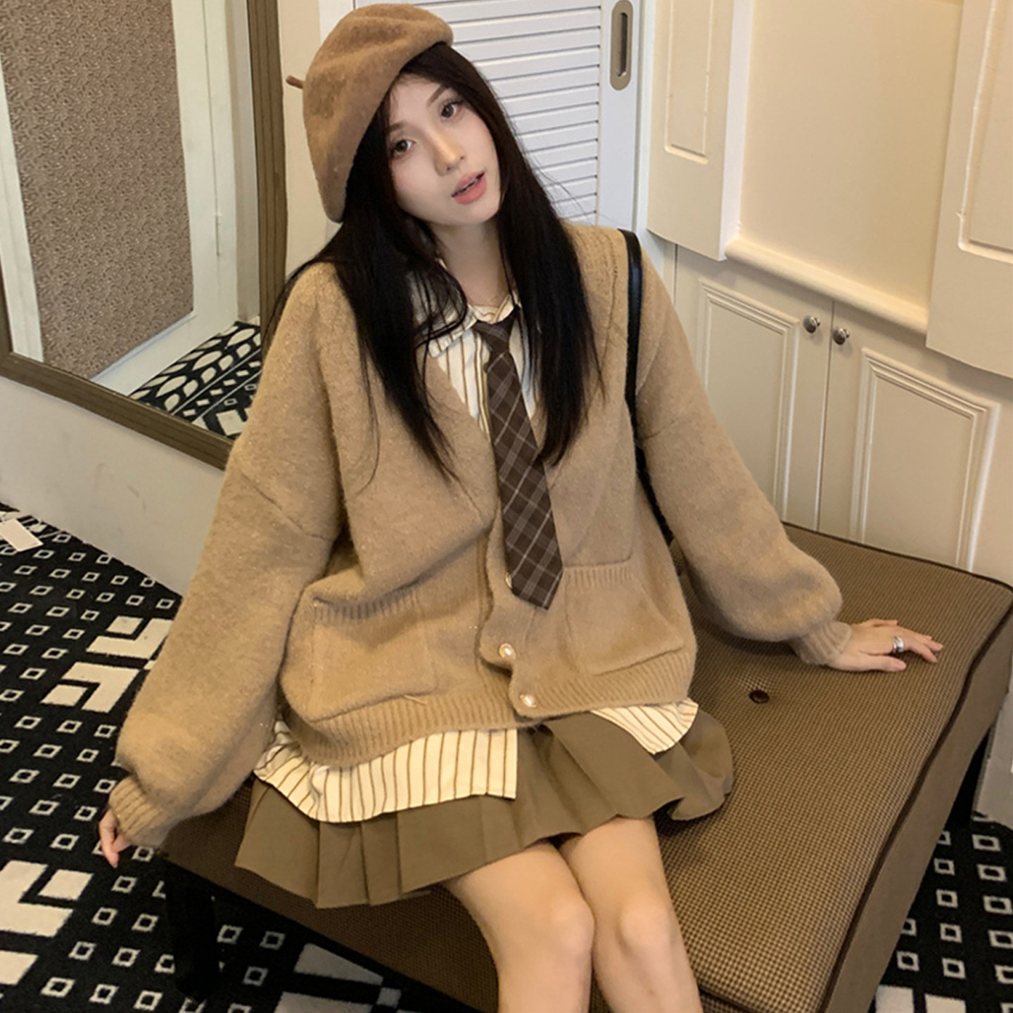 大码女装2025秋胖mm慵懒风毛衣外套条纹衬衣高腰百褶裙时尚三件套,淘宝优惠券,粉丝福利购,淘宝优惠卷