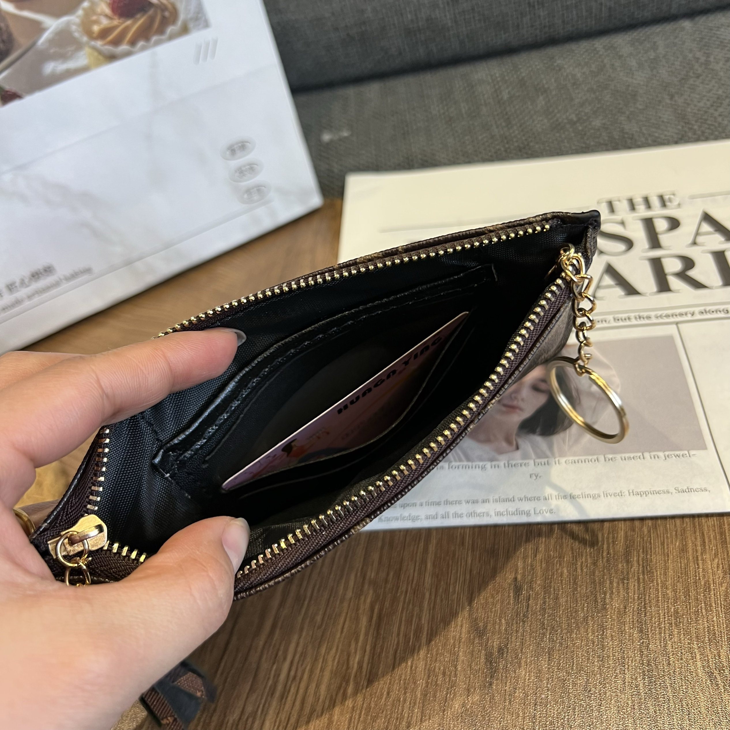 2026新款女士零钱包韩版多卡位中长款手拿包老花纹大容量拉链卡包,淘宝优惠券,粉丝福利购,淘宝优惠卷