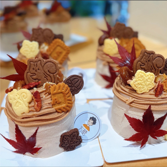Internet celebrity same autumn chestnut squirrel biscuit cake decoration autumn chestnut biscuit baking birthday ornament plug-in