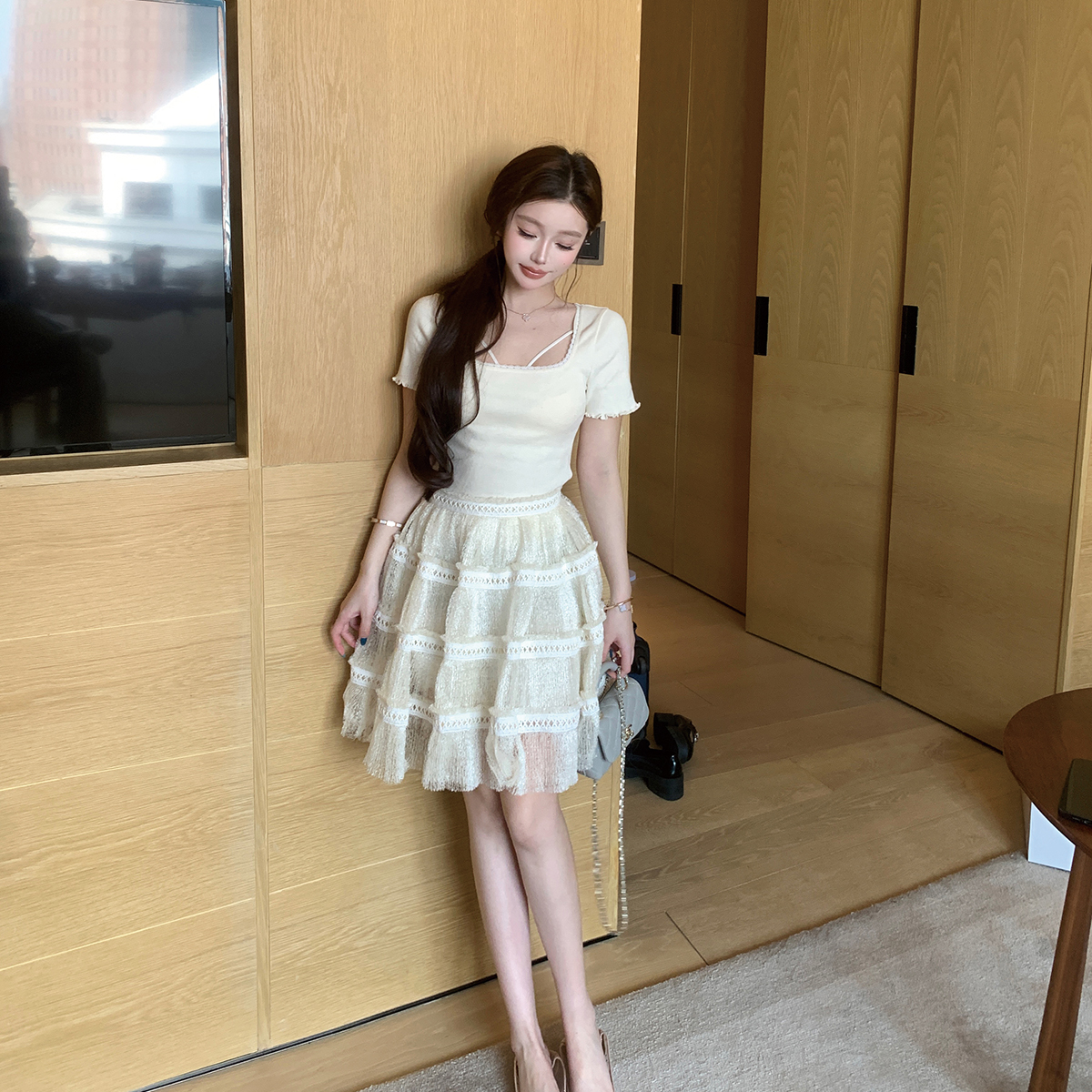 LIN BOUTIQUE 神仙小T 方领修身百搭T恤+蕾丝吊带+半身裙套装女,淘宝优惠券,粉丝福利购,淘宝优惠卷