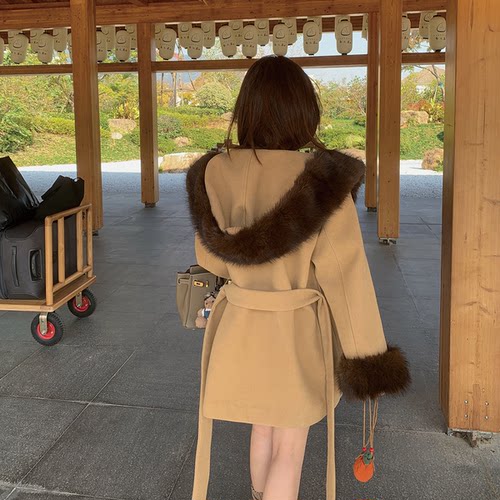 LIN BOUTIQUE  艺术肌理感高质感微绒感毛呢外套+蛋白皮半裙套装 - 图3