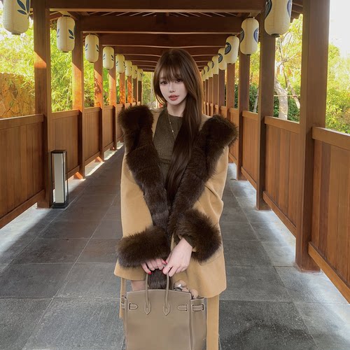 LIN BOUTIQUE  艺术肌理感高质感微绒感毛呢外套+蛋白皮半裙套装 - 图0