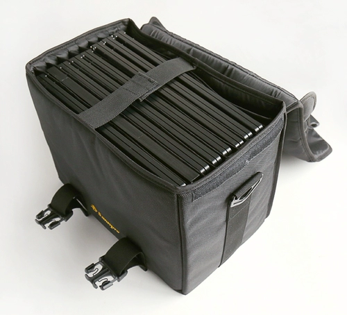 Черно -белая первая комната 8 × 10 кусоч