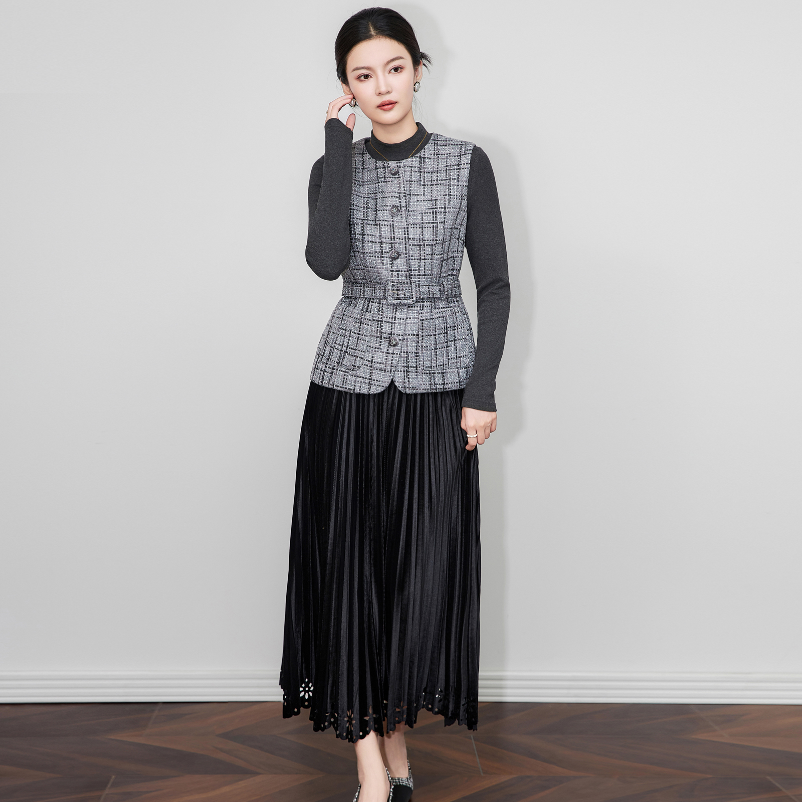 迪奥今年流行两件套装裙女法式小香风粗花呢马甲外套+丝绒百褶裙 - 图0