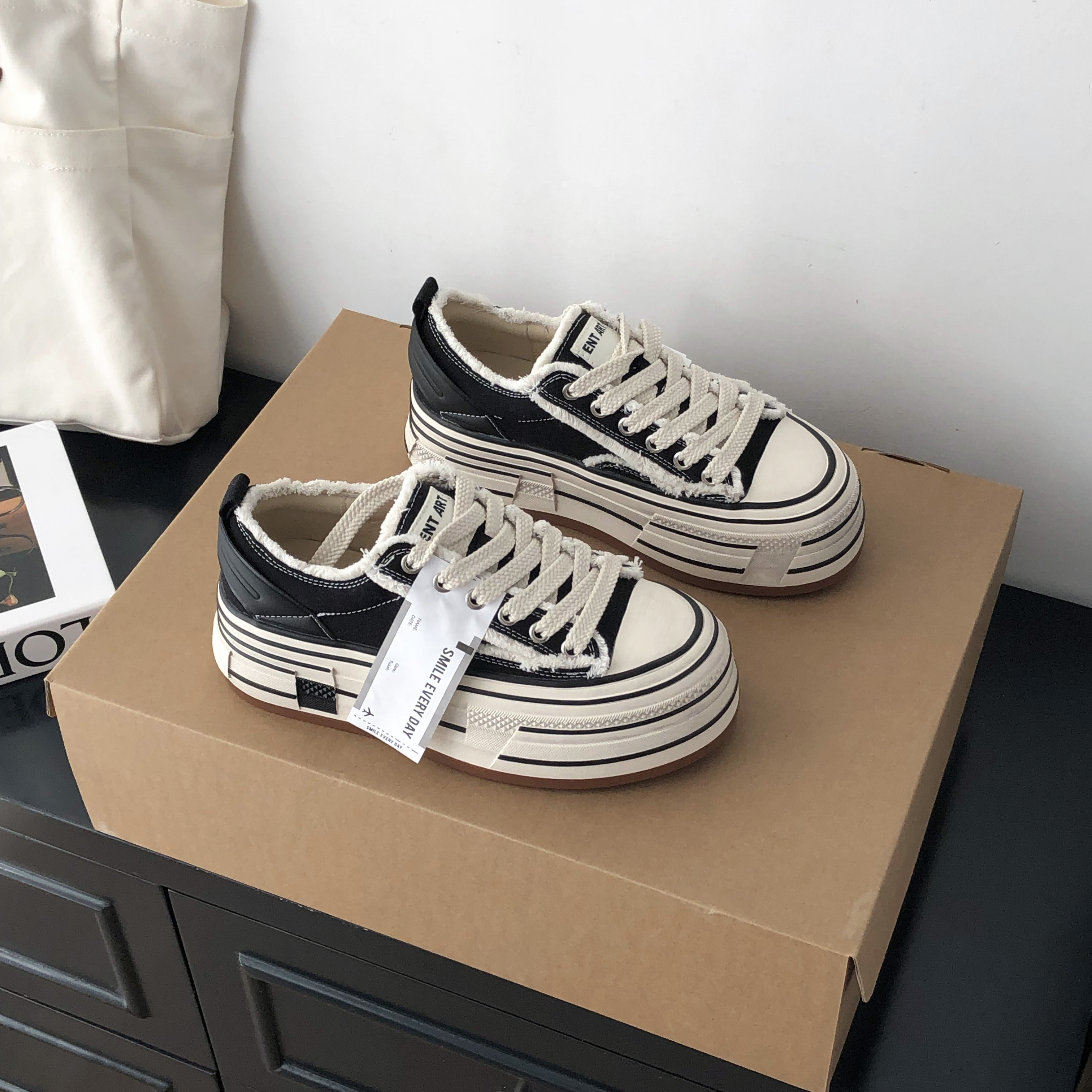 韩版厚底帆布鞋女2026春季新款百搭休闲增高板鞋系带运动学生单鞋,淘宝优惠券,粉丝福利购,淘宝优惠卷