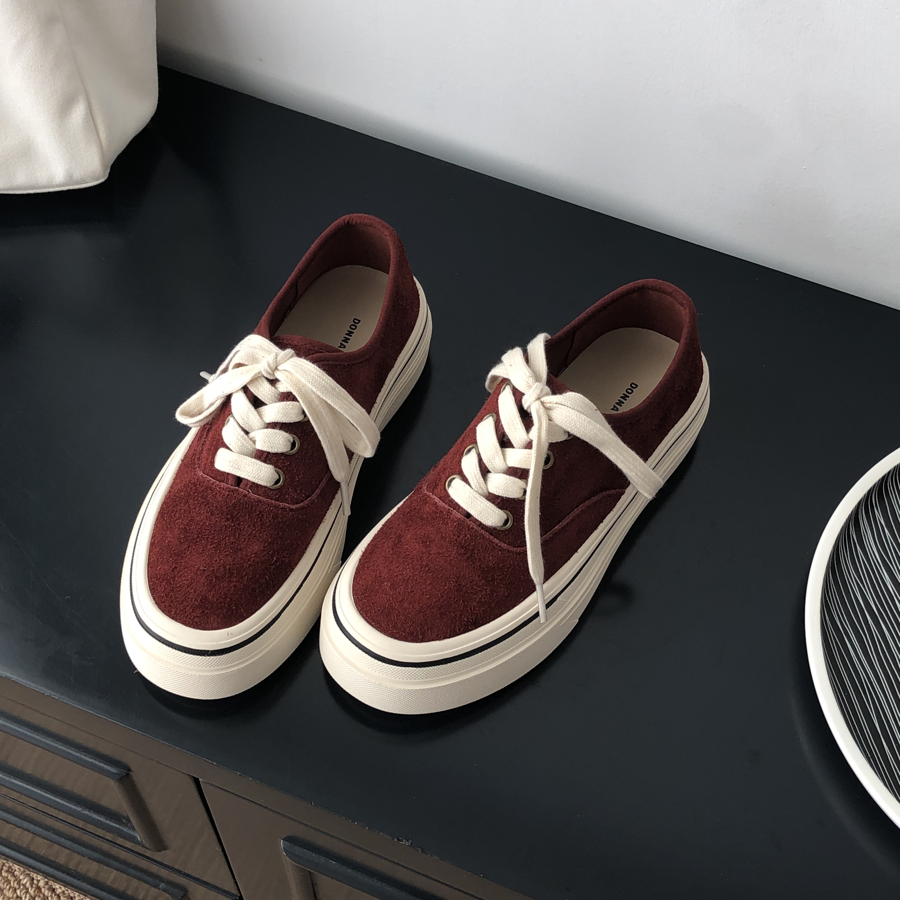 2025秋季新款磨砂牛皮板鞋女ins潮流复古百搭系带厚底中跟休闲鞋 - 图1