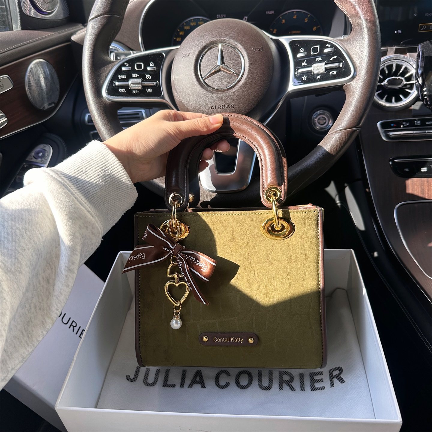 JULIA COURIER女包丝绒鳄鱼纹戴妃包女2025新款潮单肩斜挎小方包,淘宝优惠券,粉丝福利购,淘宝优惠卷