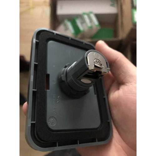 施耐德变频器ATV610中文面板VW3A1113和安装门柜套件VW3A1114 - 图1