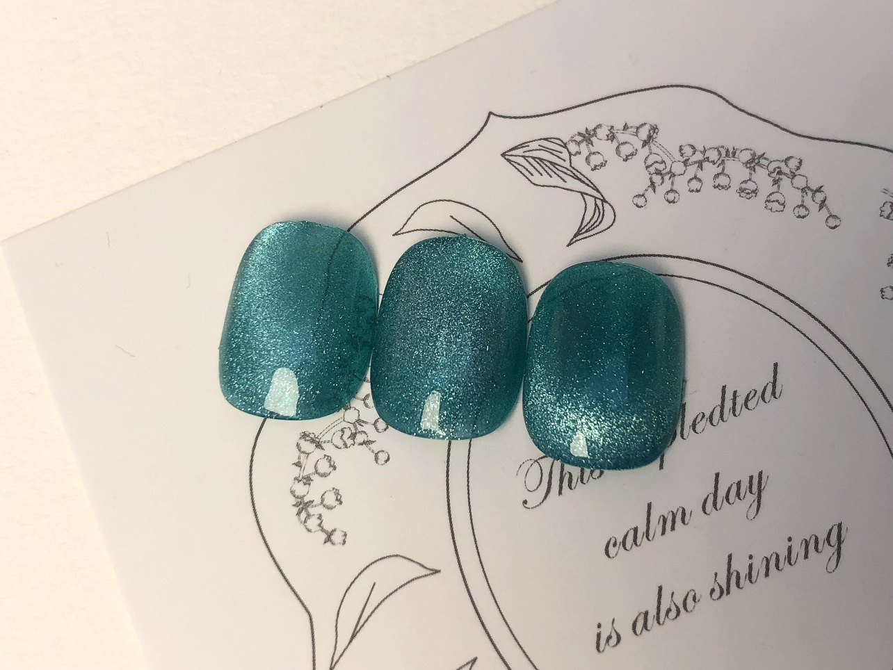 燕翎墨尔本捕月侧光冷翡翠蓝矿冰透渐变极光黑灰色琉璃猫眼胶美甲 - 图2