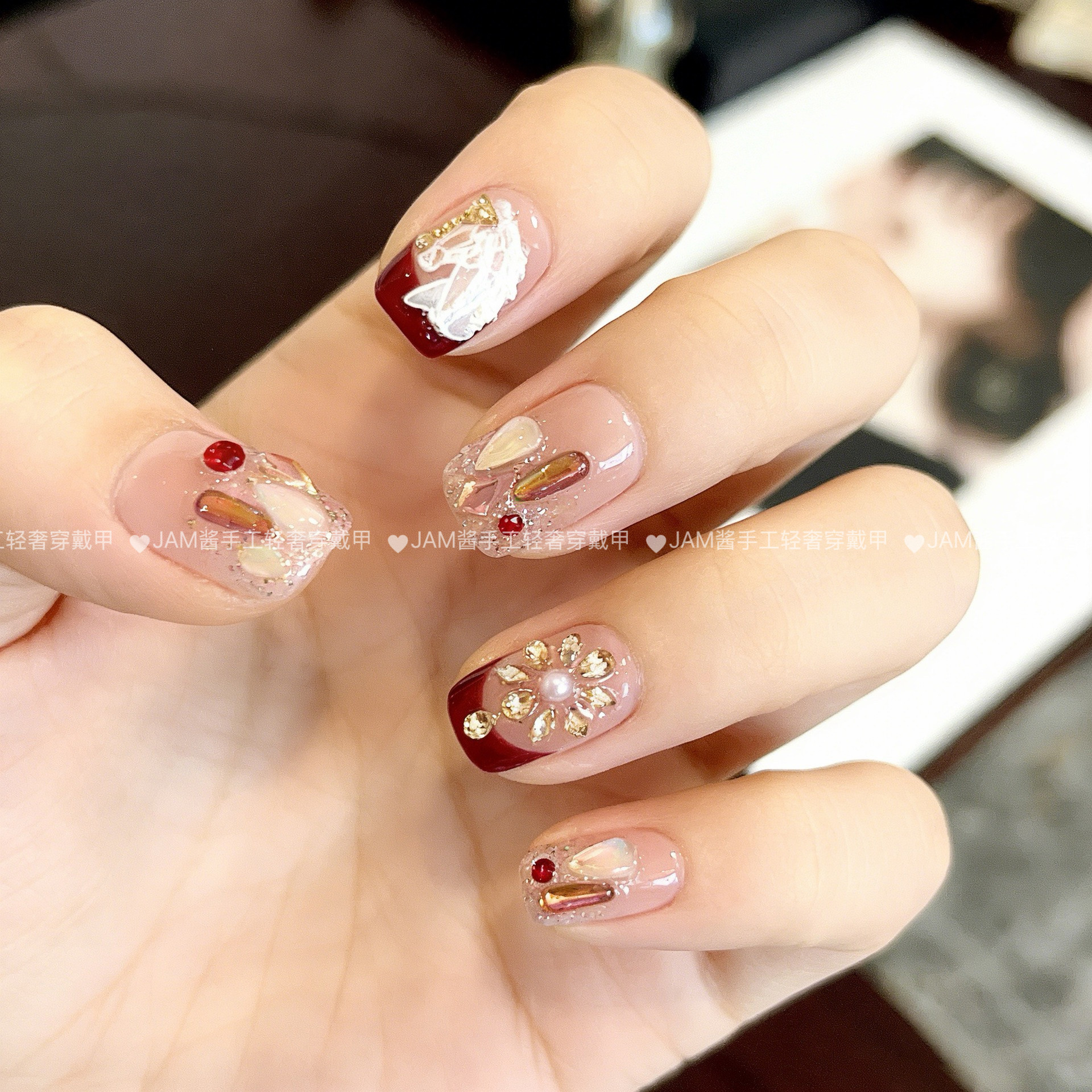马上有钱 新年新款纯手工穿戴甲短款红色法式美甲贴片高级感显白,淘宝优惠券,粉丝福利购,淘宝优惠卷