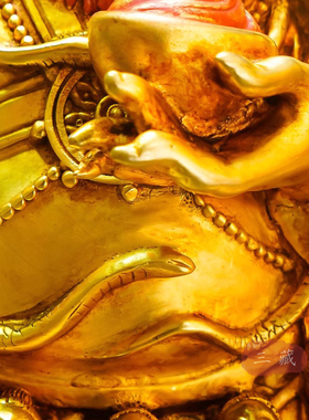 藏传纯铜鎏金二臂玛哈嘎啦佛像21cm尼泊尔古法工艺民族桌面铜摆件