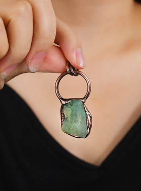 跨境复古风紫晶黄晶萤石黑碧玺白晶柱原石不定形古铜欧美项链吊坠