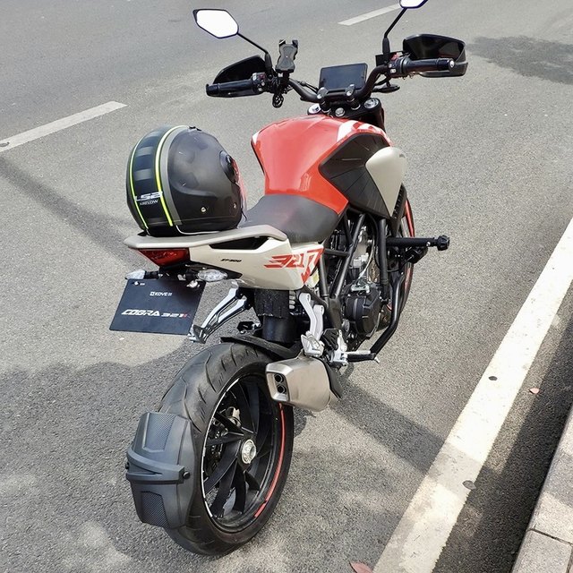 Suitable for the Thornbird Excelle 250RR short tail license plate holder modification 321RR short tail street car 321R rear license plate bracket