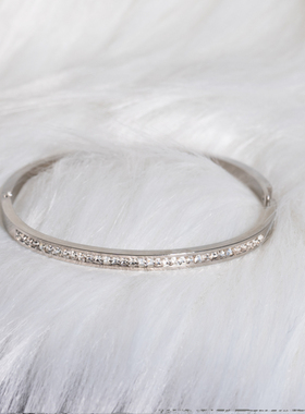 猫宝宝推荐爆闪满钻手镯钛钢轻奢质感