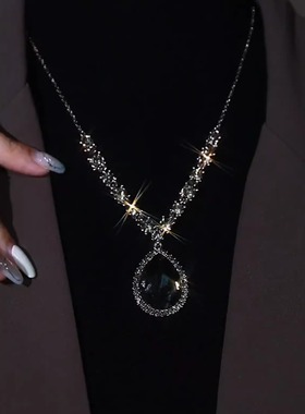 微镶锆石水滴款毛衣链女百搭项链