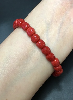 七宝珊瑚：精品老型珠手串颜色正红珠子圆润饱满质地细腻