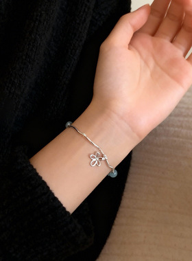 个性蓝色水滴串珠花朵手链女小清新气质轻奢感小众精致手饰