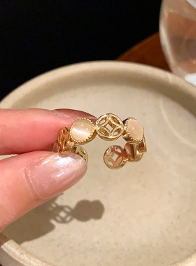金色五帝钱猫眼石戒指女轻奢高级感食指戒小众设计开口戒指环配饰