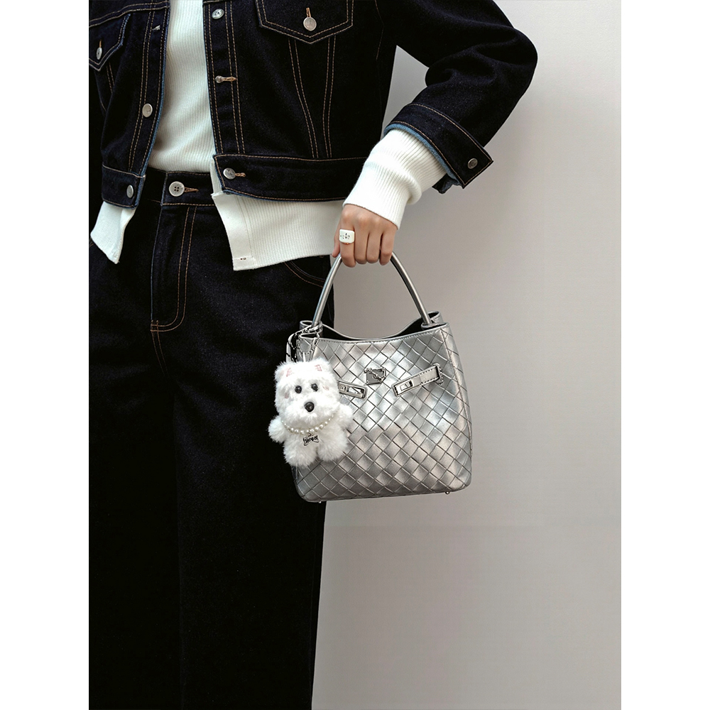 原创·小瑞靓包 雪夜归途 编织水桶包包女2025新款手提单肩斜挎包 - 图1