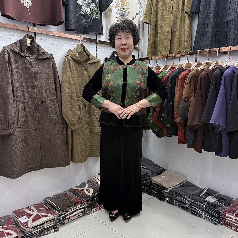 中老年妈妈早春新款民族风洋气套装2025年马夹外套显瘦T恤丝绒裤,淘宝优惠券,粉丝福利购,淘宝优惠卷
