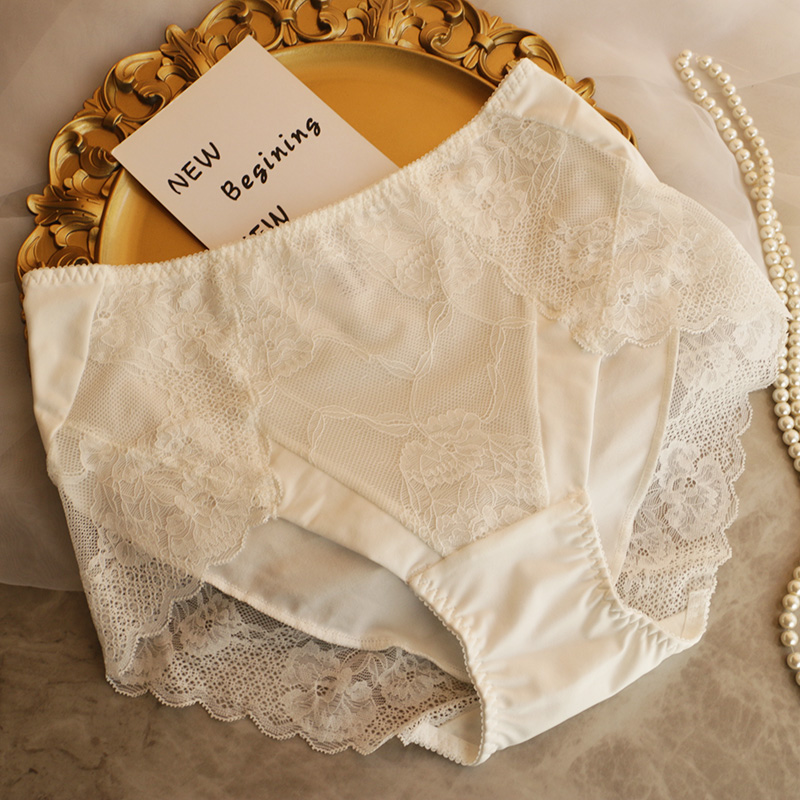 大码牛奶丝内裤女士高腰蕾丝边无痕包臀舒适纯棉裆胖mm三角裤透气 - 图1
