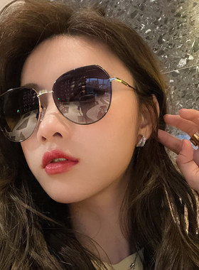 2026新款时尚高级感墨镜女士款大脸显瘦开车专用太阳眼镜防紫外线