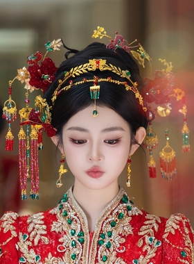 中式秀禾新娘发饰新款古风造液花复古精致高级感红金绿眉心坠配饰