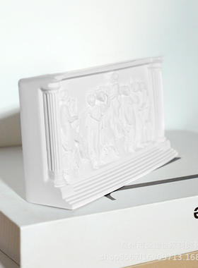 现代简约舞蹈的缪斯女神立体浮雕雕塑像精美桌面装饰摆件景区民宿