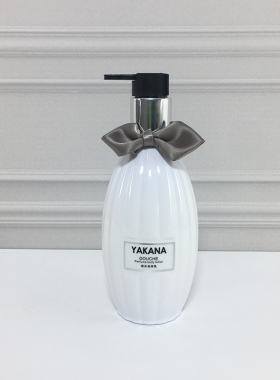 展厅卫生间沐浴乳摆件多种颜色