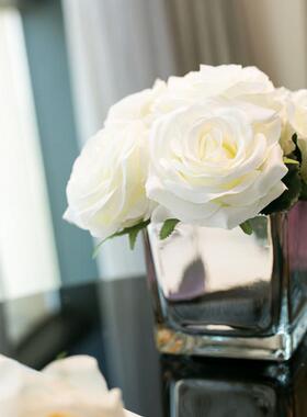 卫浴展厅洗漱手台扶郎仿真花艺