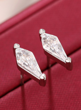Japanese High-end Sweet Mini Earrings Magic Beautiful Girl
