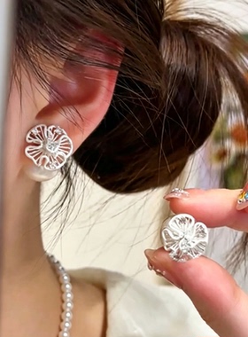 轻奢小众镂空花朵珍珠925银针耳