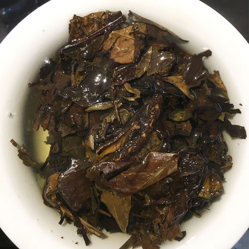 福鼎白茶饼 收藏2016年高山野生老白茶饼陈香老寿眉贡350g眉茶叶 - 图0