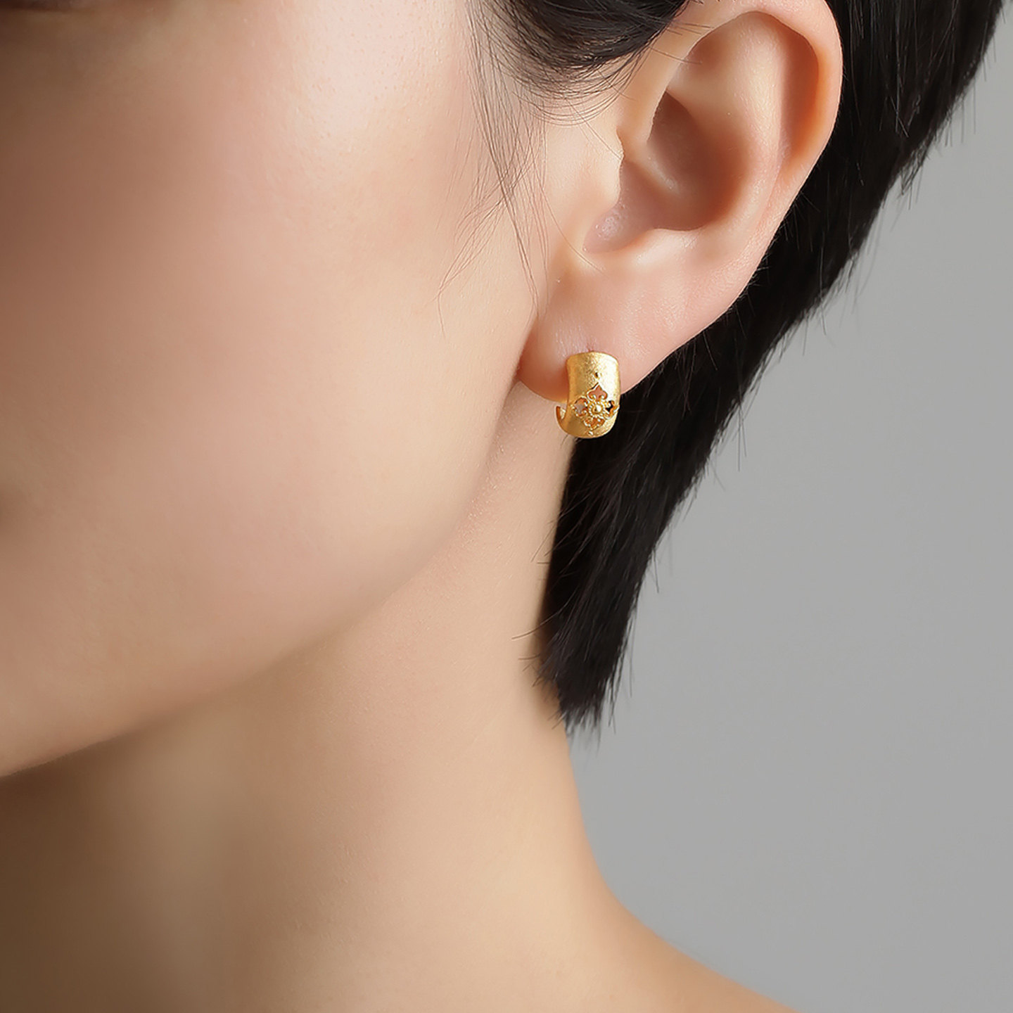 明牌珠宝四合花窗黄金耳饰 足金新中式丝丝如意镂空耳钉AFH0466,淘宝优惠券,粉丝福利购,淘宝优惠卷