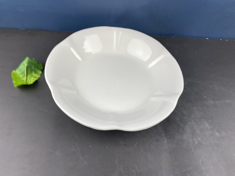 特色酒店餐具陶瓷异形鱼盘菜盘饭店餐饮白色花边饭店大盘定制LOGO