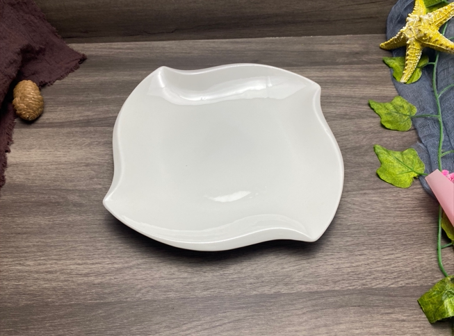 白色陶瓷转角盘饭盘西餐盘不规则餐盘异形盘风车菜盘酒店餐饮菜盘
