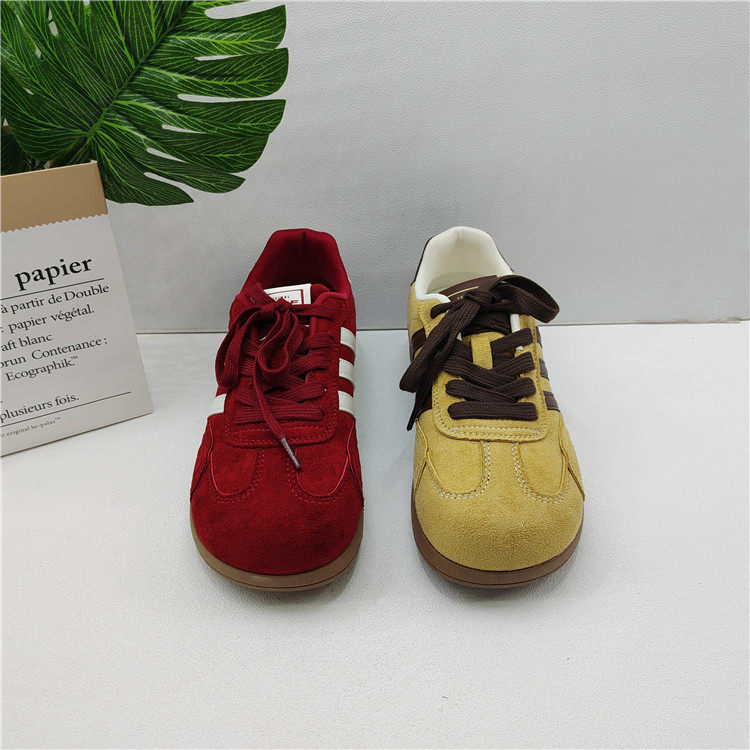 休闲运动风德训鞋女红色绒面圆头平底舒适百搭板鞋,淘宝优惠券,粉丝福利购,淘宝优惠卷