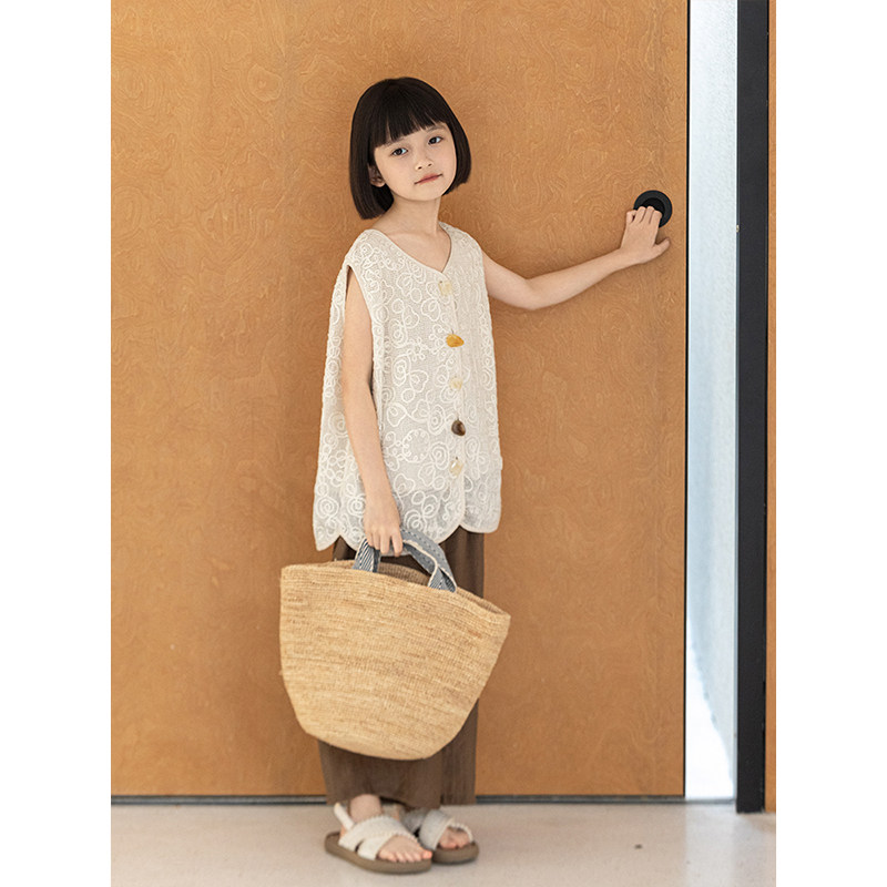 幼悠女大童夏日温柔风清雅成诗全棉重工绣花定制琥珀纽扣胖童马甲,淘宝优惠券,粉丝福利购,淘宝优惠卷
