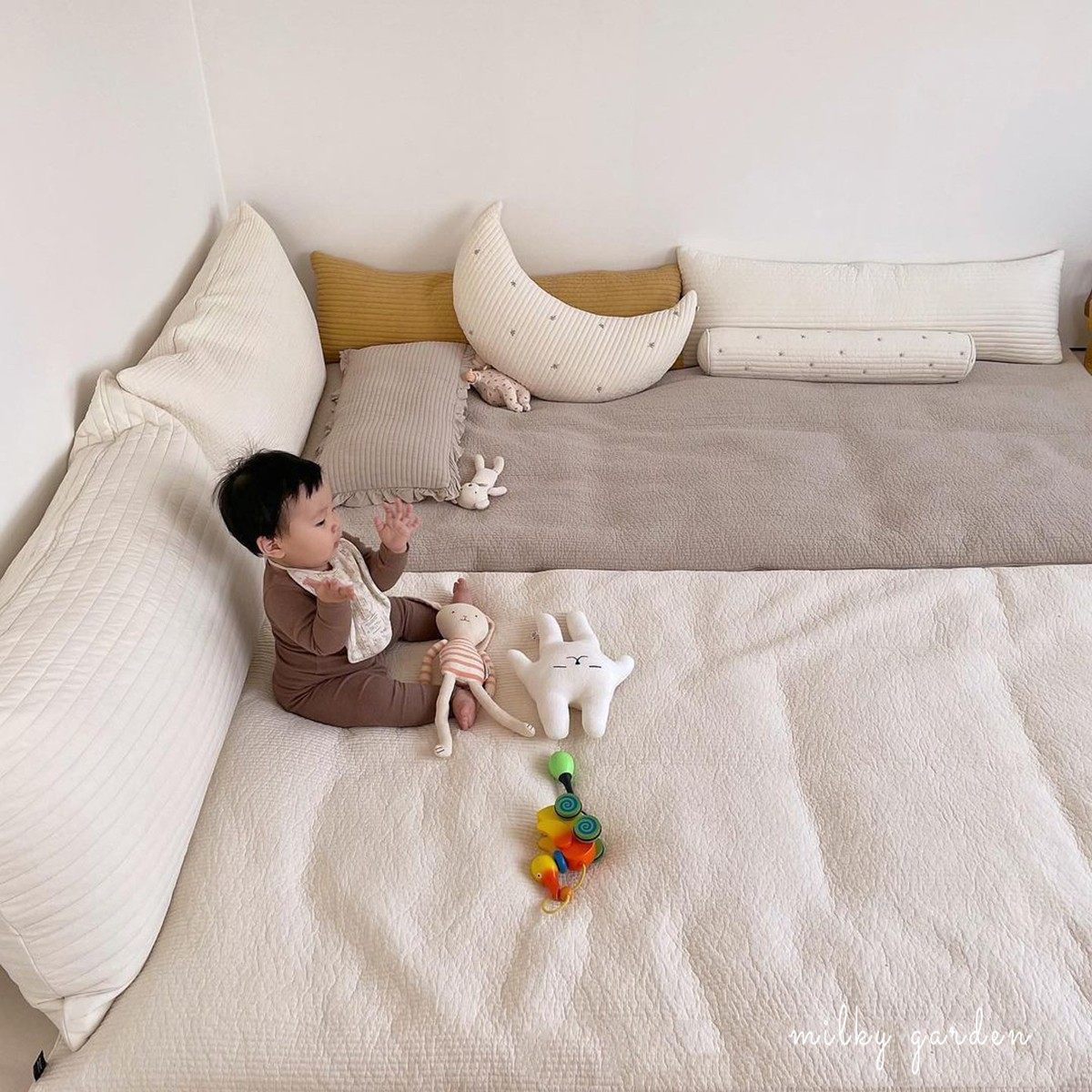 milky儿童绗缝抱枕ins可爱床围挡儿童靠枕婴幼儿床边防撞安抚靠枕,淘宝优惠券,粉丝福利购,淘宝优惠卷