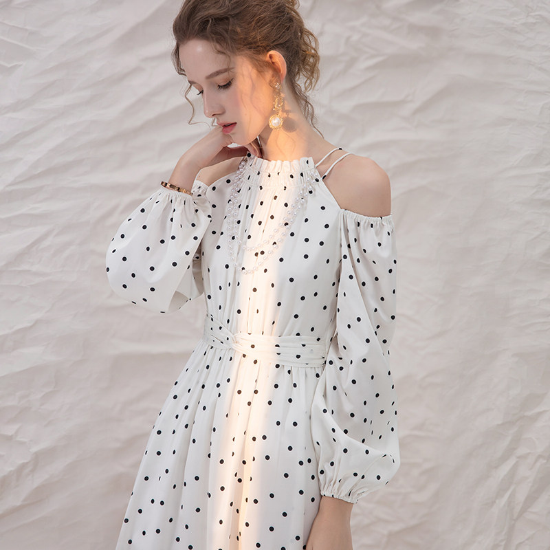 衣阁里拉春夏新款波点露肩连衣裙 衣阁里拉连衣裙