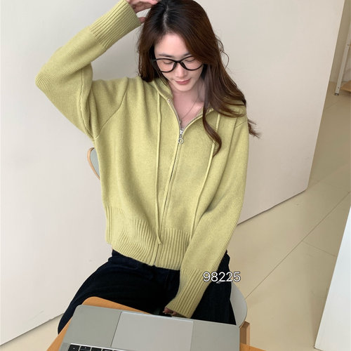 韩系连帽拉链针织开衫女2025冬季新款极简风软糯百搭显瘦毛衣外套 - 图3