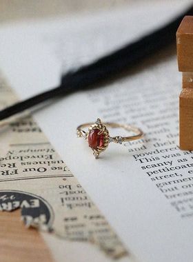 《玫瑰色的你》复古昭和风椭圆花环天然石榴石镀S925银微镶戒指