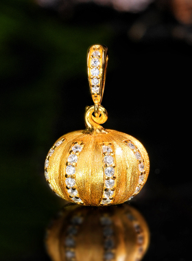VISING珠宝手工勾丝刻丝黄金色南瓜小吊坠锁骨链项链S925银