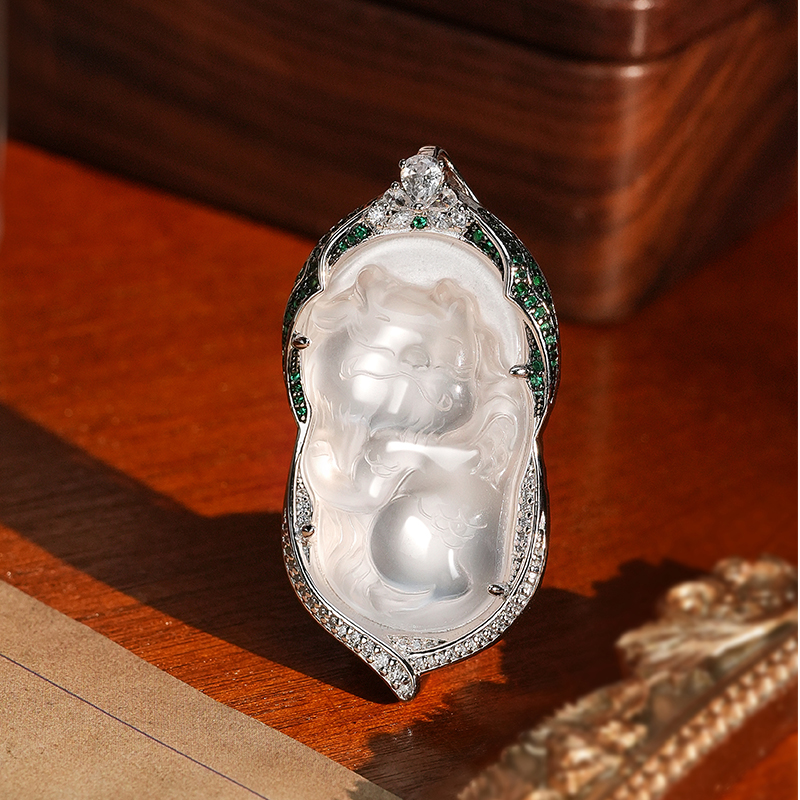 天然石英质玉水沫玉龙猫吊坠项链新中式配饰媲美翡翠 - 图2