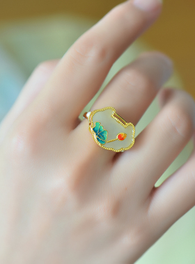 和田玉如意锁珐琅配珍珠戒指