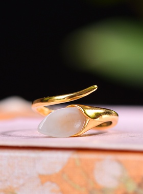 925银镶嵌和田玉玉兰花戒指